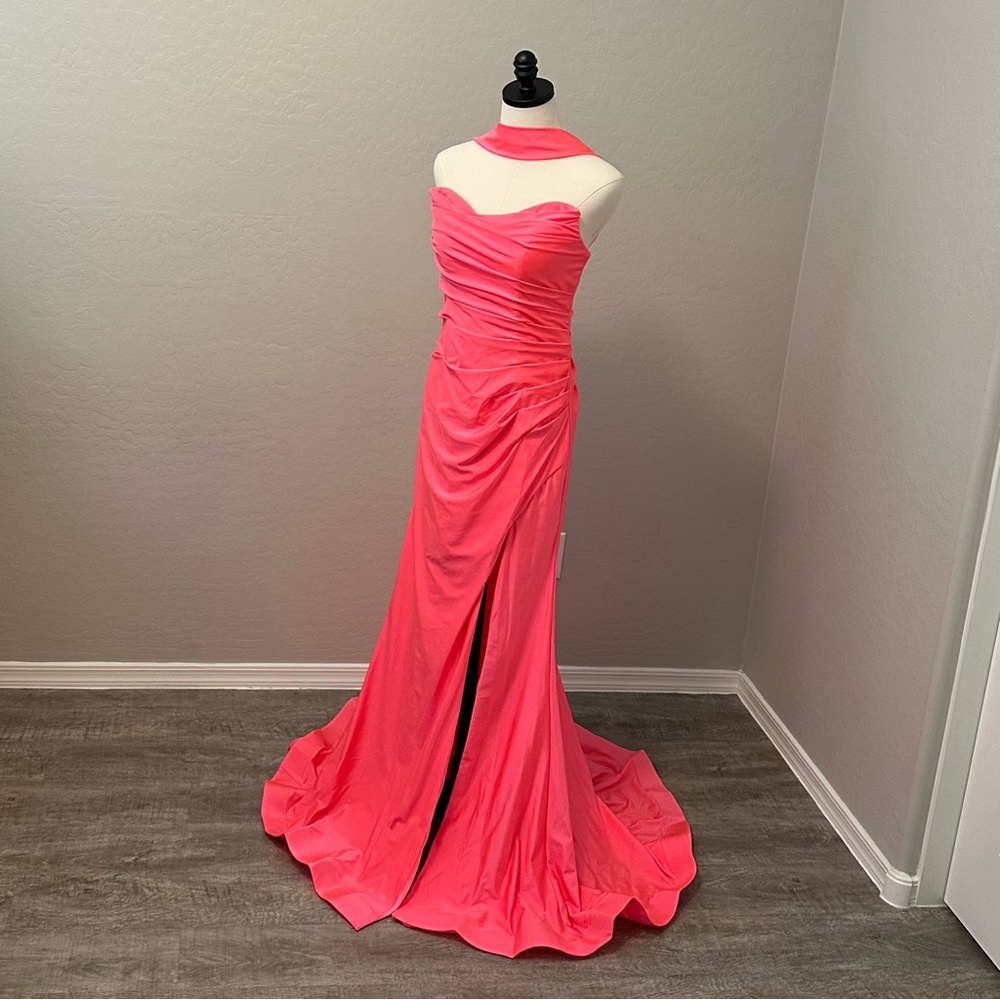 NEW JOVANI SZ 8 HOT PINK HALTER NECK FORMAL EVENING GOWN